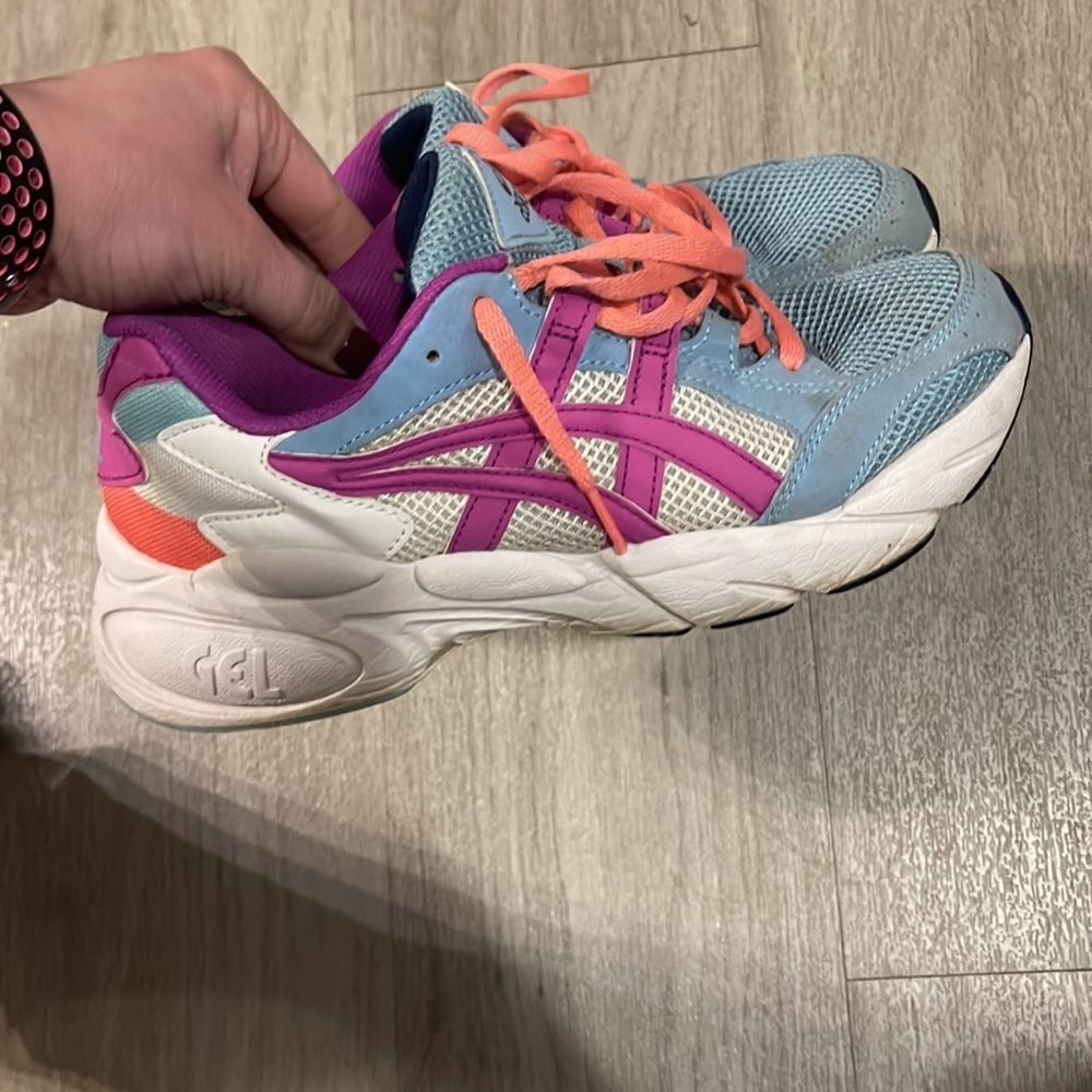 ASICS Retro Color Sneakers - Picture 4 of 7
